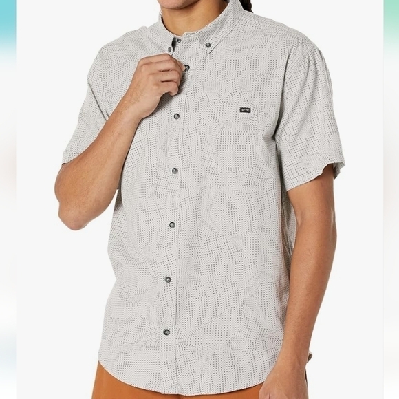 Billabong Men's Classic Sundays Woven Short Sleeve Collared Shirt - Picture 1 of 12